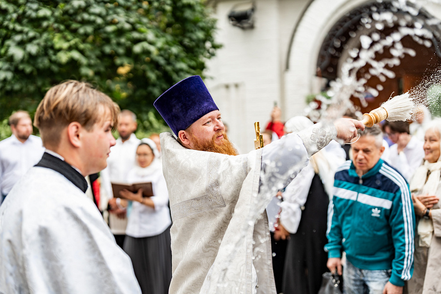 Архиерейское богослужение в Преображенском соборе города Люберцы